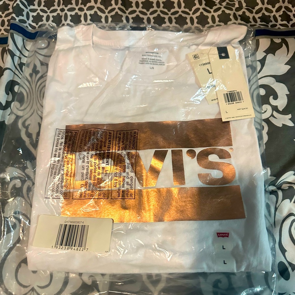 Levi’s Large size white T-shirt